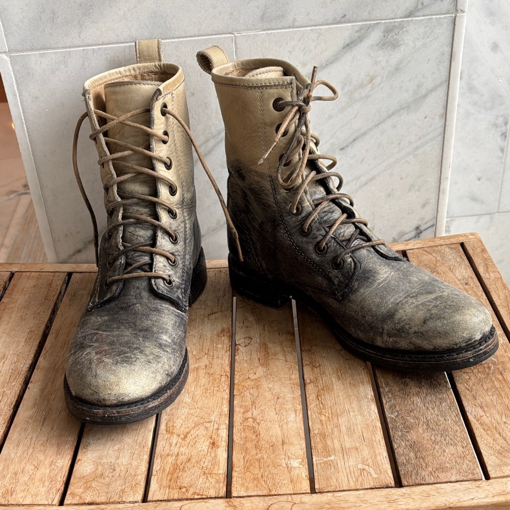Frye Veronica Combat Leather Boots Lace-up Sz 8 Gray/ tan gradient